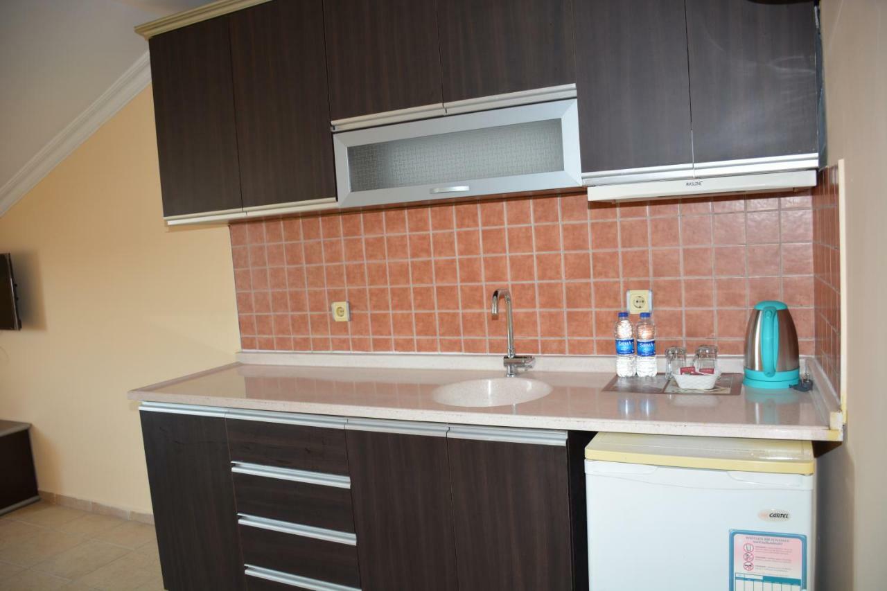 Bahceli Family Otel อันตัลยา ภายนอก รูปภาพ