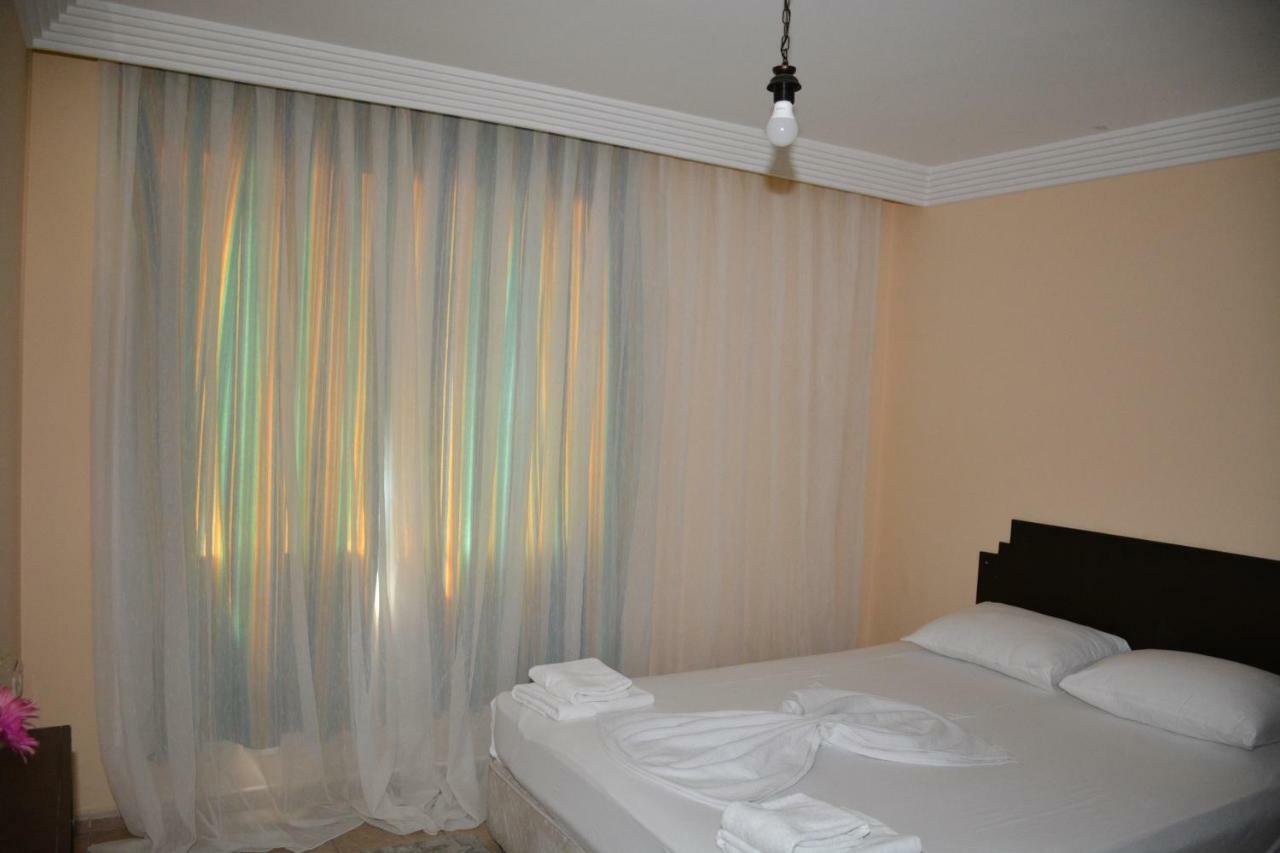 Bahceli Family Otel อันตัลยา ภายนอก รูปภาพ